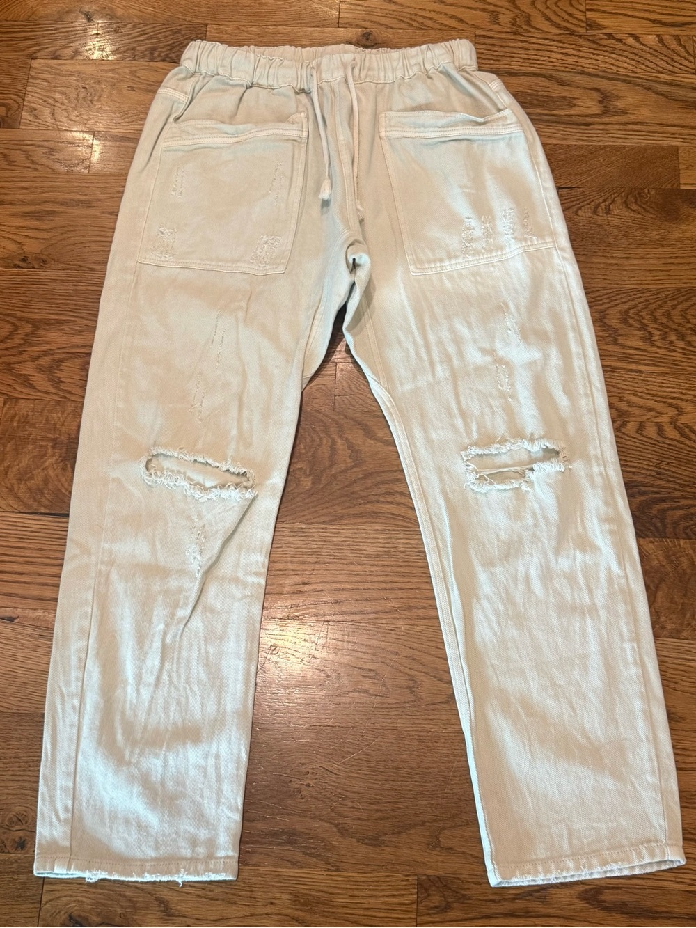 Mustard Seed. Pull-on Distressed Khakis. Size Medium.